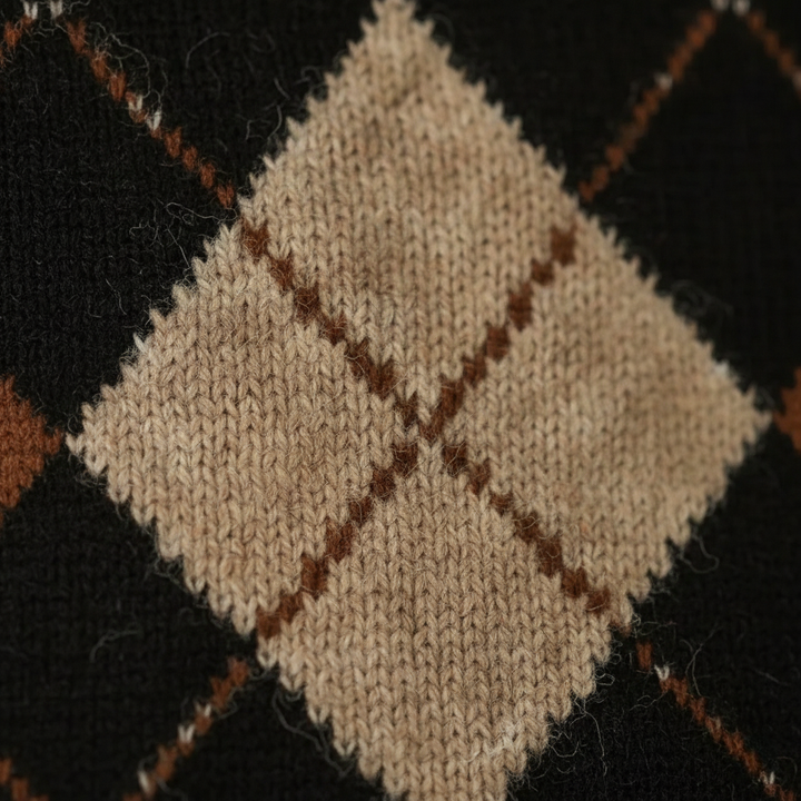 Ava – Jumper with Brown-Black Diamond Pattern