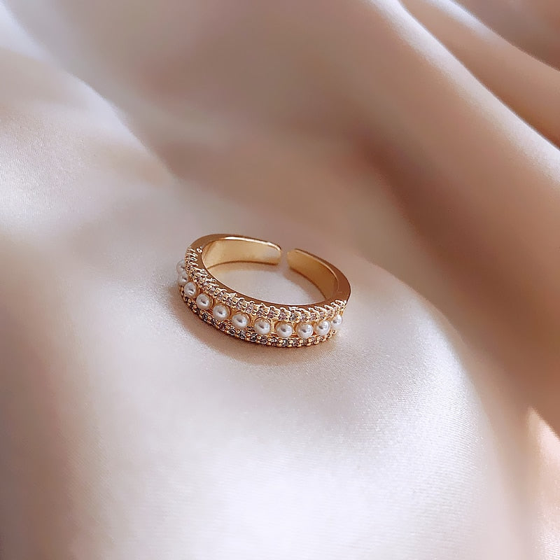 GOLD & PEARL LUXURY RING