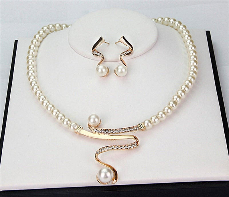 Pearl Necklace & Earrings Set