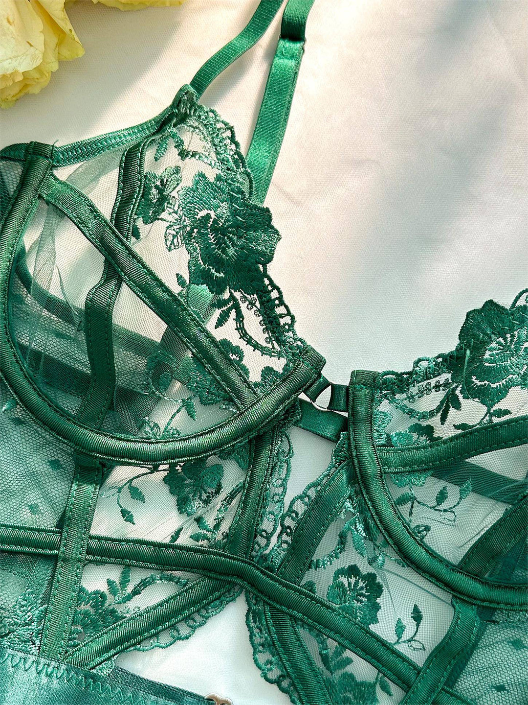 Melody - Groene Kanten Body lingerie met Beugel