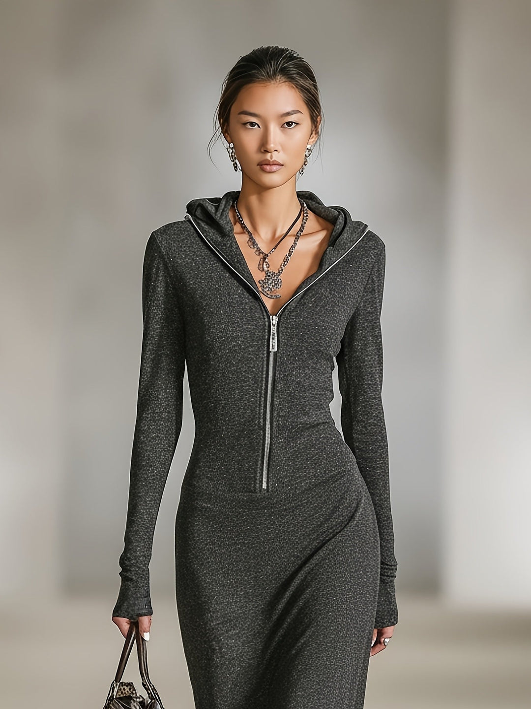 LIORRA | LONG-SLEEVE TUNIC DRESS WITH HOOD AND ZIPPER DETAIL