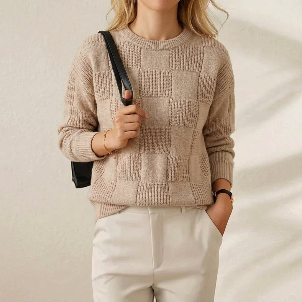Lola – Elegantly Designed Jumper